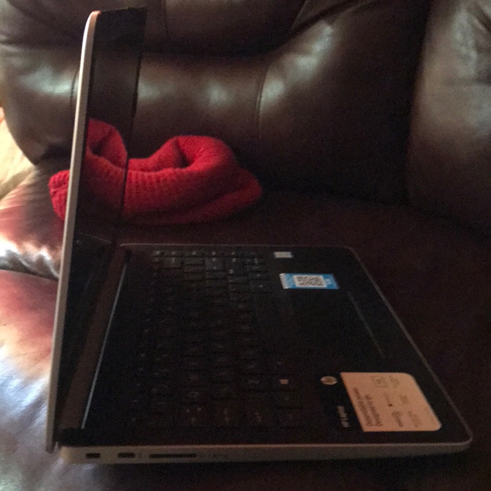 Hp Laptop - Picture 4 of 4